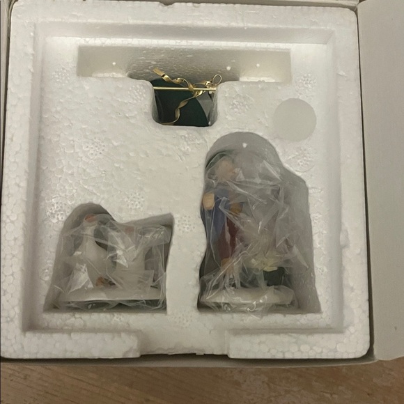 Dept 56 Twelve Days of Christmas
“Six Geese A-Laying” Handpainted Porcelain - Picture 6 of 7